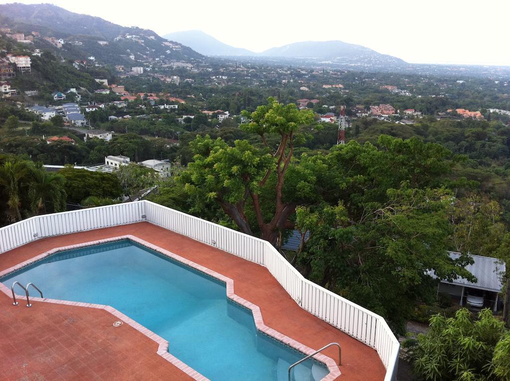 Hill Top Kingston Jamaica Exteriör bild
